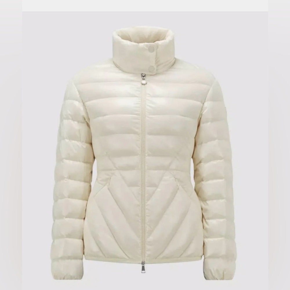 Moncler Abante Short Down Women's Off-White Puffer Jacket. Size 2